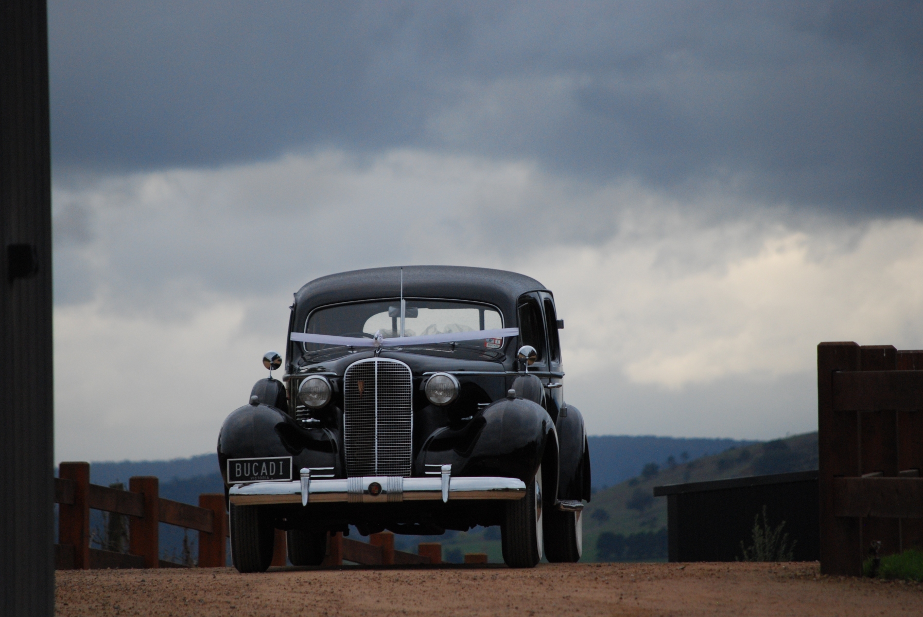 Zonzo-Estate-Yarra-Valley-Bu-cadi-wedding-cars-Viewbank-3084-